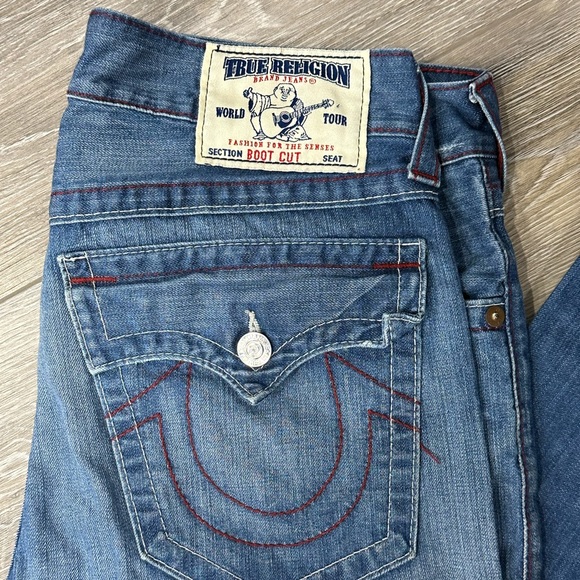 TRUE RELIGION BOOTCUT JEANS [Size 32] - Picture 3 of 8